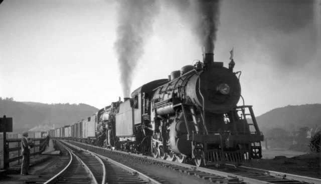 BM Boston & Maine Railroad train, Engine No. 2660, 3007 OLD TRAIN PHOTO