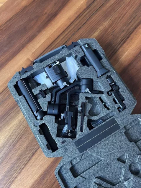Sistema estabilizador de cardán de 3 ejes DJI Ronin-SC para cámaras sin espejo - buen estado.