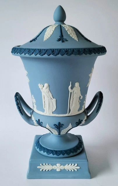 Wedgwood Jasperware Tri Color Campagna Jarrón Azul Portland Azul y Blanco