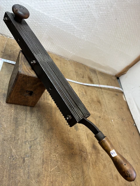 OUTIL ANCIEN -LOT de 13 FERS - BOURRELIER SELLIER CORDONNIER - Bricolage