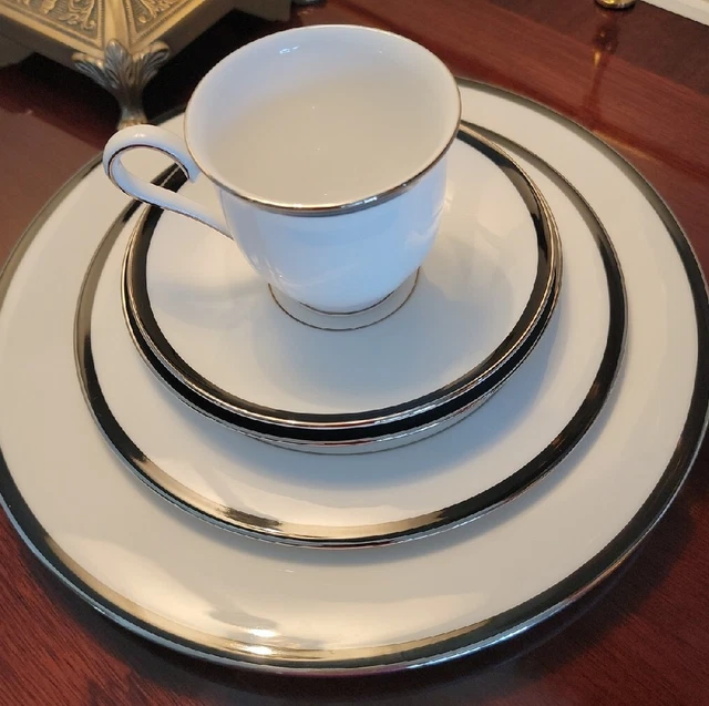 Lenox LEIGH Dinnerware 5 Piece Place Setting Black Band Platinum Trim New 5 Avai