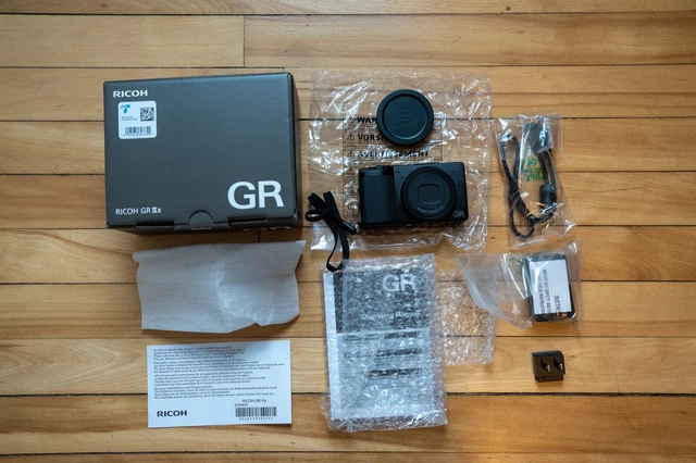 [Near Mint] Ricoh GR IIIx Digital Camera with Box and Accessories in USA