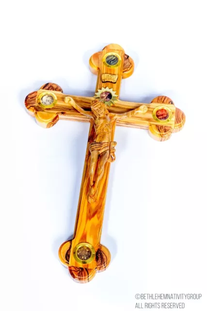 Handgefertigtes Olivenholzkreuz aus dem Heiligen Land (mit Boden, Felsen, Weihrauch, Blättern) 2