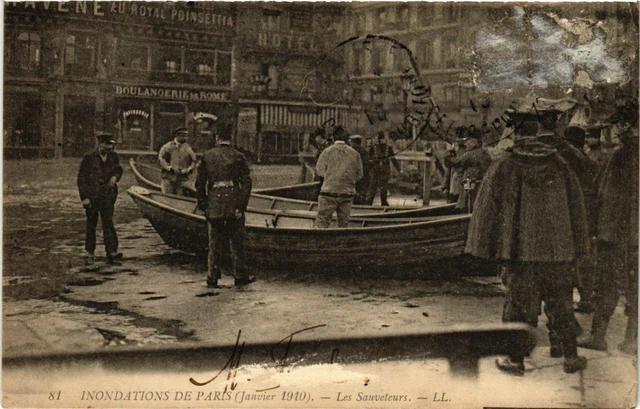 CPA PARIS Inondations 1910 Les Sauveteurs (579914)