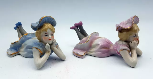 Paire de petites filles - ancenne - porcelaine - bébé de piano - Signature