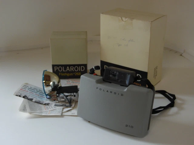  Cámara terrestre vintage Polaroid modelo 210 con caja y pistola #268
