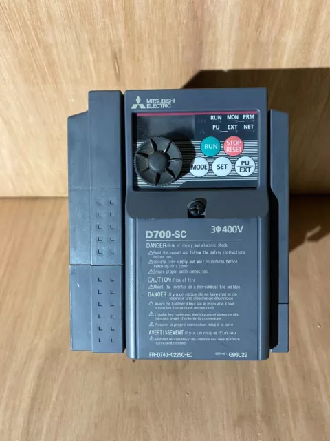 Mitsubishi Inverter FR-D740-022SC-EC , 400 VAC Input, 0.75 KW, 2.2 Amps Output