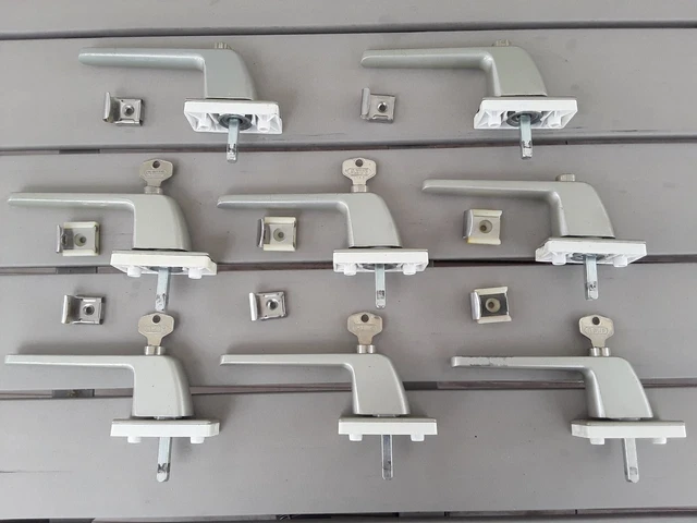 8 Fenstergriffe aus Metall von Abus, mit Schlüssel, gebraucht