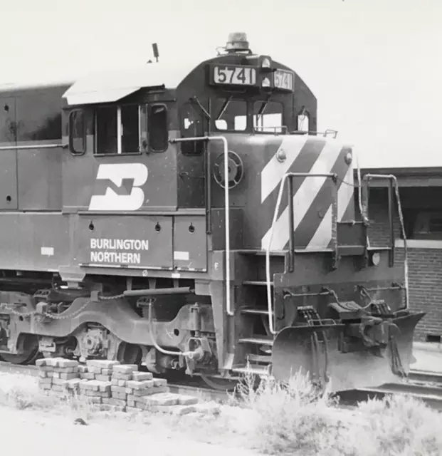 Burlington Northern Railroad BN #5741 U33C Locomotive Train B&W Photo Glenwood