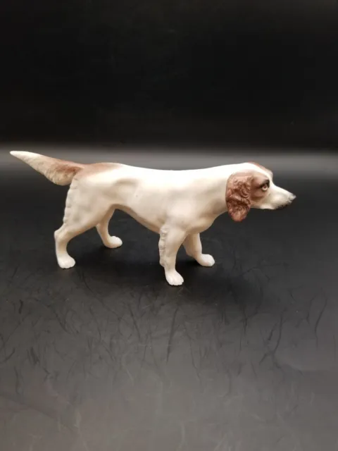 Vtg porcelain pointer dog figurine 6.25 in wide by 2.75 in high