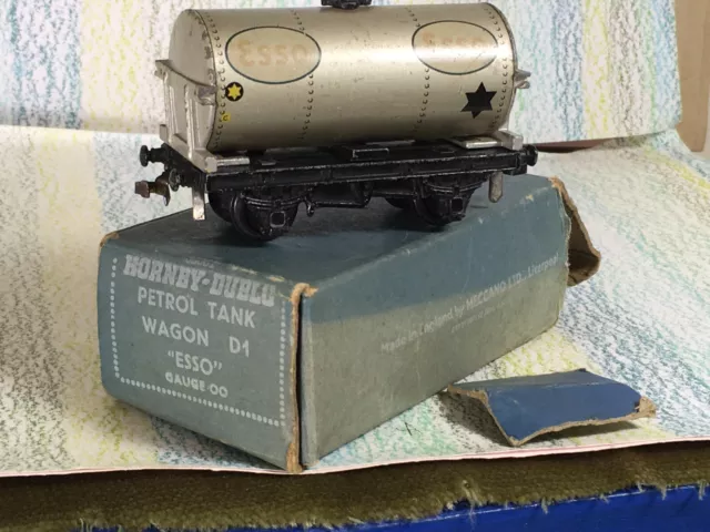 Hornby Dublo OO gauge ESSO petrol tank wagon D1 Good in Fair Box