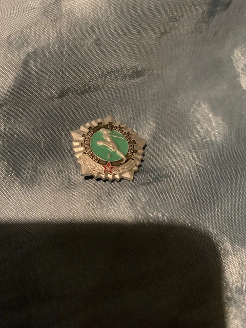 Vintage USSR  Pin Badge Ready for work & defense,First sports category,USSR Icon