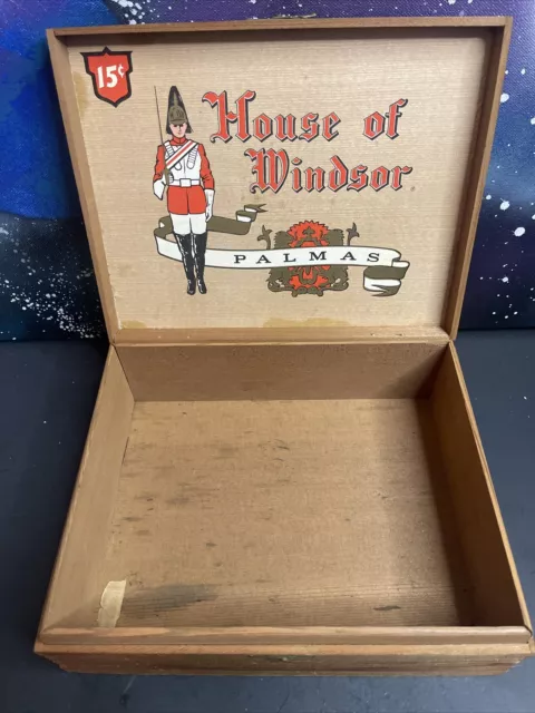 Vintage 1950's "House of Windsor Palmas" 15 cents - Wooden Cigar Box 50 count