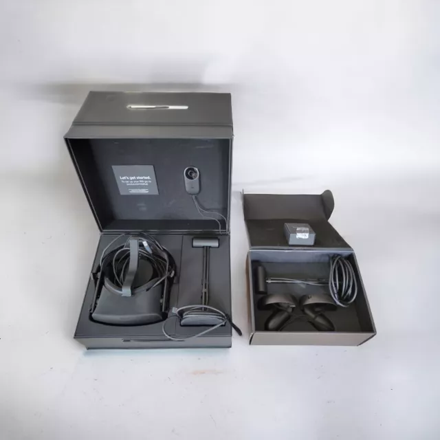 Oculus rift CV1 + 2 capteurs + 2 manettes + télécommande et manette Xbox