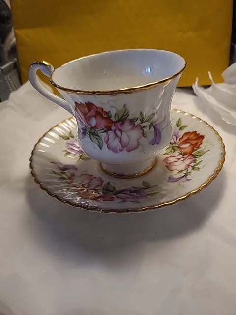 Paragon Fine Bone China By Appointment To Her Majesty The Queen Teacup & Saucer