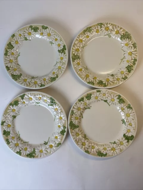 Set Of 4 Vintage Metlox Poppy Trail Sculptured Daisy Salad Plates 7 5/8”