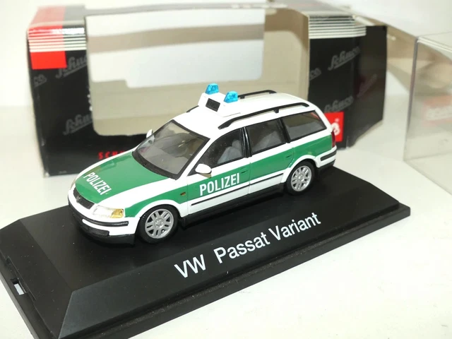 Schuco Volkswagen Passat TS Grise 1/43 – Bel état Collection