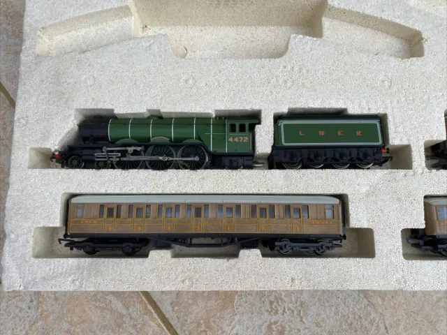 Hornby Model Railway Train Set Flying Scotsman R1019 OO Gauge No Track Used