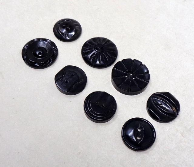 Lot De 8 Boutons Anciens - Matière : Galalithe Verte Et Nacre - Pour Vestes Et Manteaux Vintage