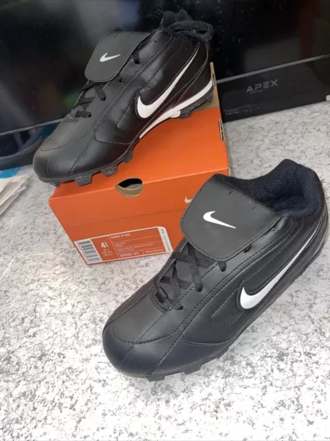 Nike Ribbie Jr Youth Baseball Shoes Size 4.5Y # 309303-011 Black. Rubber cleats.