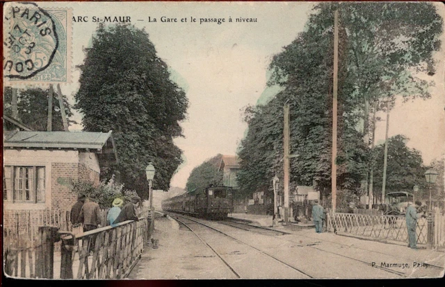 CPA - 94 - PARC SAINT-MAUR - La Gare et le Passage à Level
