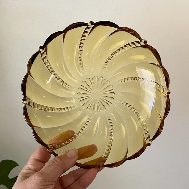 Vintage AMBER Depression GLASS Spiral PINWHEEL Pattern BOWL Dish 19cm ~ Art Deco