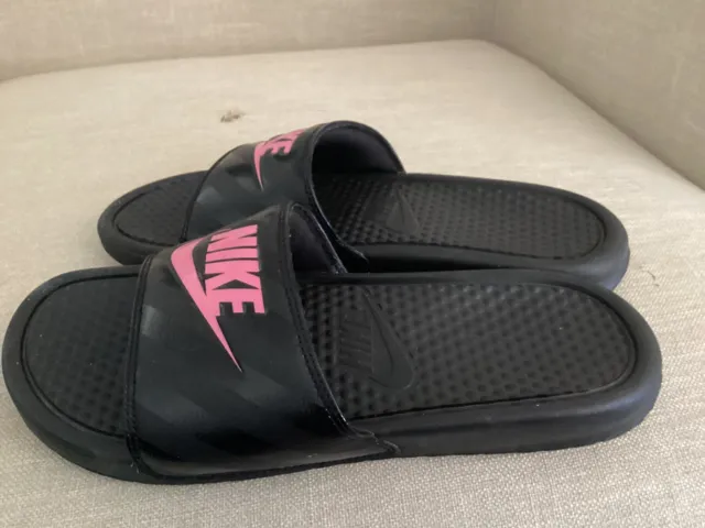 Nike  Men Benassi Black And Pink Slider Size 10