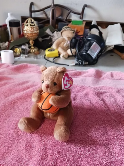 TY Beanie Baby - HOOPS the Basketball Bear (6.5 inch)