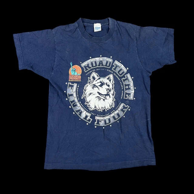 Vintage UCONN Huskies 1996 Final Hour T-Shirt M 90’s