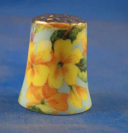 Birchcroft China Thimble -- Gold Top Chintz -- Primroses -- Free Dome Box