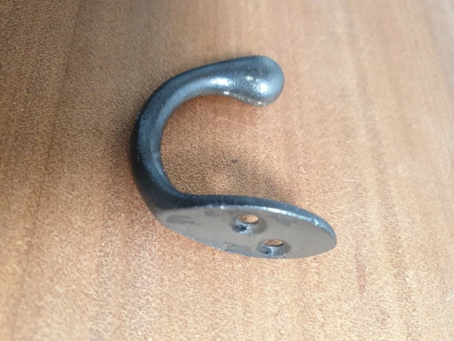 8 x ANTIQUE/VINTAGE CLASSIC CAST IRON SINGLE COAT HOOKS 2