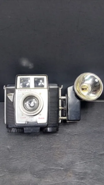 ❤️ VTG Brownie Twin 20 Outfit Kodak Camera NOT TESTED AS IS FOR PARTS OR DECOR