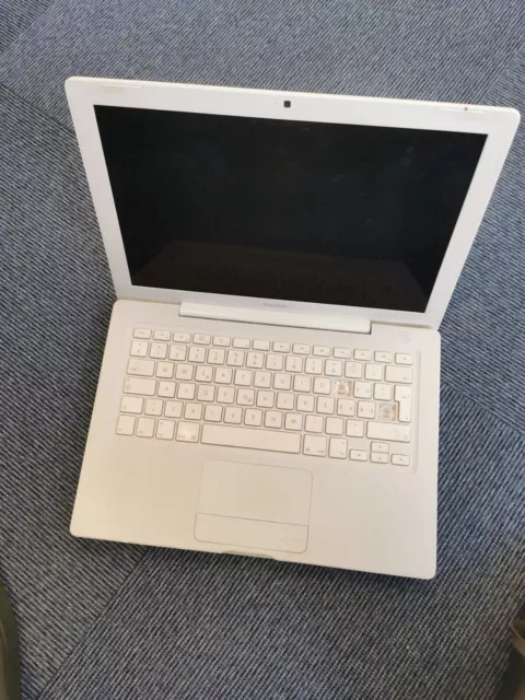 Apple Macbook A1181 Core 2 DUO 128Gb