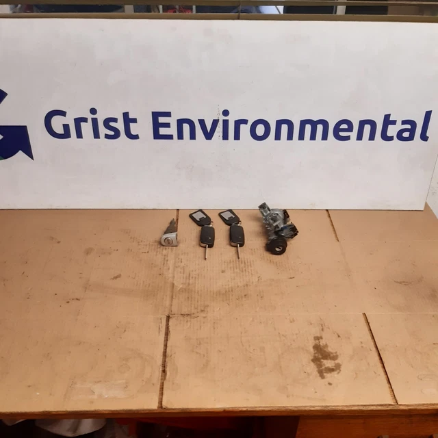 20042009 VW GOLF Mk5 Ignition Barrel 1K0905851B Door Lock And 2 Keys