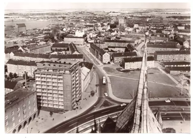 Alte Foto AK DDR Rostock Blick auf die Stadt ungel.