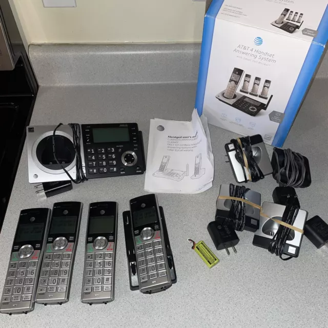 AT&T CL83407 Cordless Phone System Answering Machine 4 Handsets Tested *READ