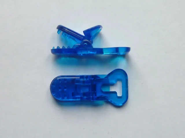 Insignia ficticia de plástico REDUCIDA A TRANSPARENTE 100 T extremos clips artesanales azul cielo