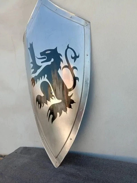 Plaque en cuir usiné avec arbre et dégradé coloré · Creative Fabrica