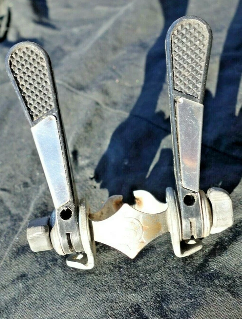 Leviers Et Manettes De Vitesse Huret En Acier Chromé Pour Vélo Vintage - France Années 70