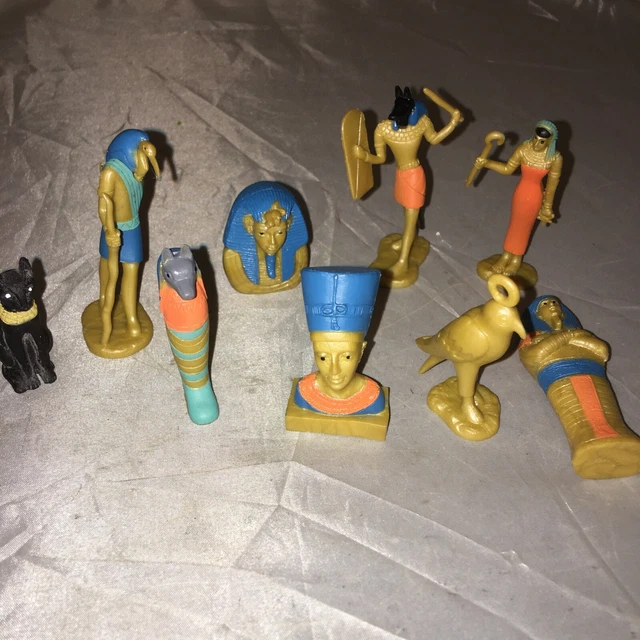 SAFARI LTD PYRAMIDS ANCIENT EGYPTIAN MINIATURE PVC FIGURES NEFERTITI