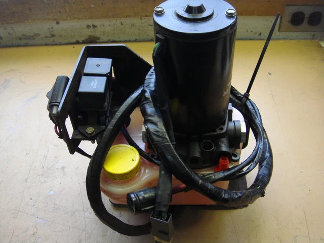 Volvo Penta Trim Pump -- 3857489