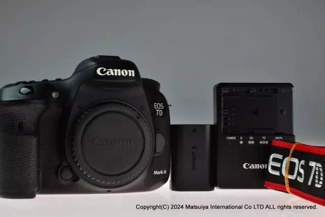 Canon EOS 7d Mark II 20.2MP Numérique Caméra Corps Obturateur Compte 32138