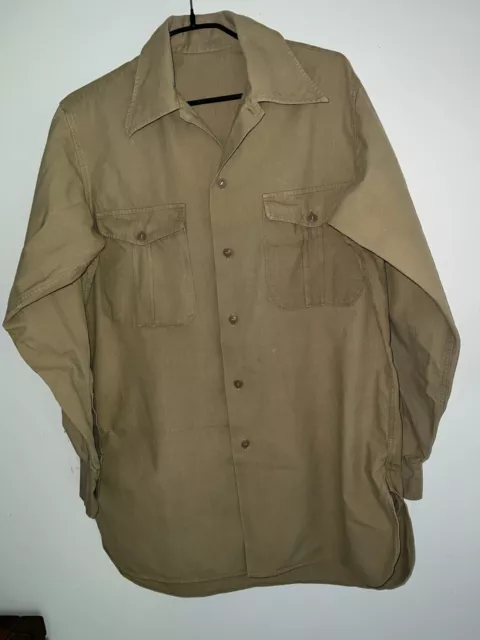 Militaria : ancienne chemise de l'armée sable avec cachet militaire N° 1