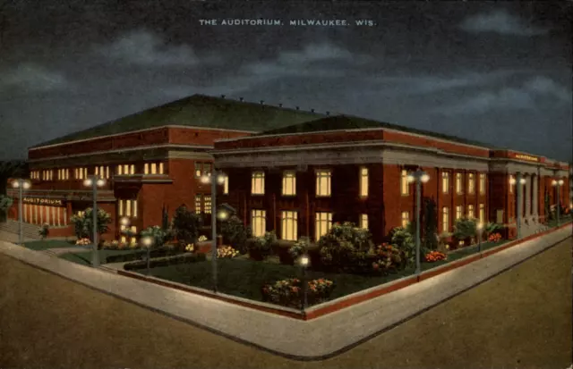 Auditorium Milwaukee Wisconsin night view ~ 1940s linen postcard