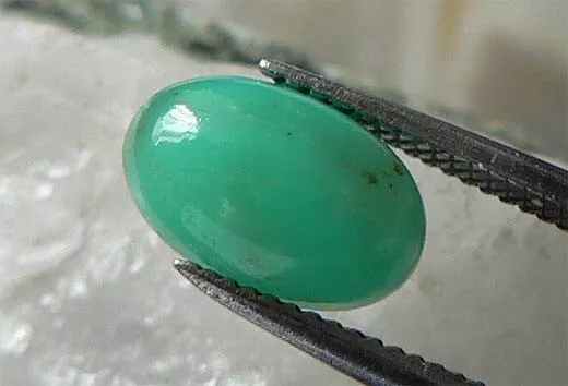 CHRYSOPRAS oval Cab. 2,38 ct - Sammlerstein