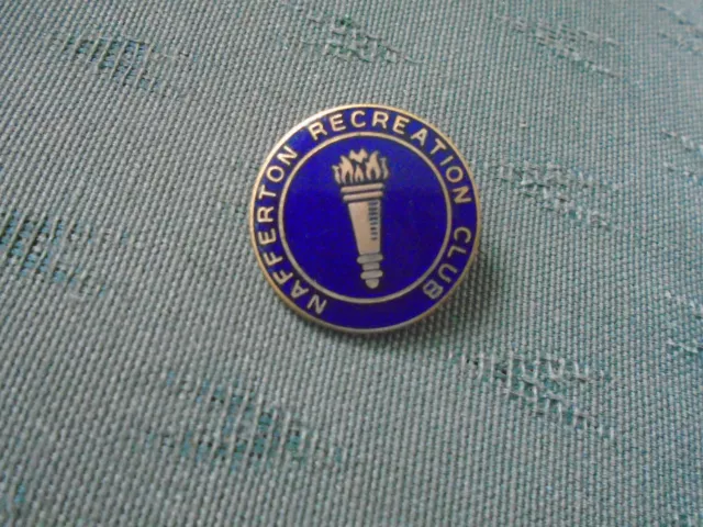 Vintage Nafferton Recreation Bowling Club Yorkshire - Enamel Bowls Pin Badge