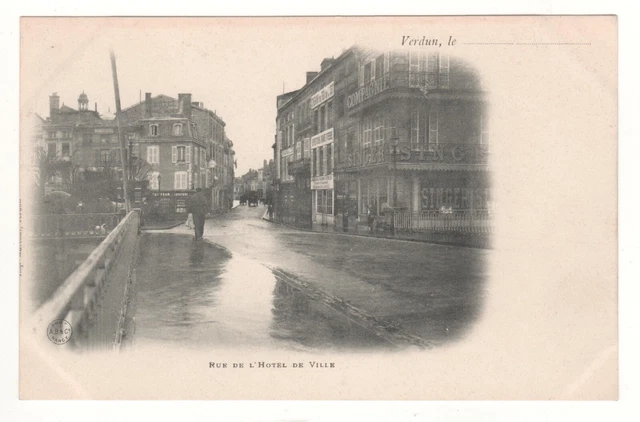 Cpa 55 - Verdun :  Rue De L'hôtel De Ville (Meuse) - Non Écrite