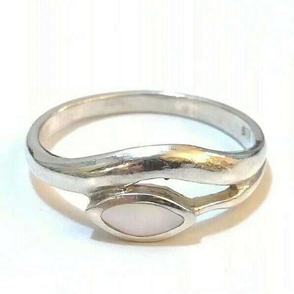 BELLISSIMO ANELLO REALIZZATO IN ARGENTO 925 CON MISURA MADREPERLA. 18,4 mm