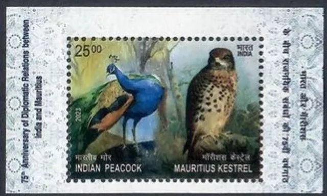 India 2023 Inde Mauritius Des Oiseaux Paon Crécerelle Bloc