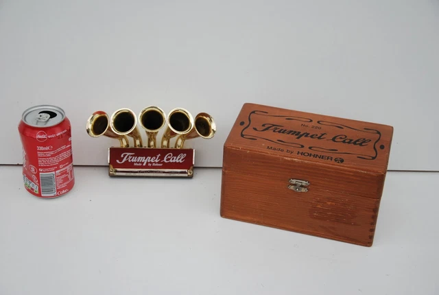 1 harmonica TRUMPET CALL HOHNER N° 220 + boite en bois